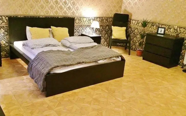 Romantic Budapest Apt