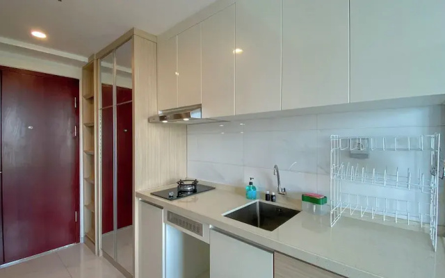 Homey And Clean Studio At Sky House Alam Sutera Apartment