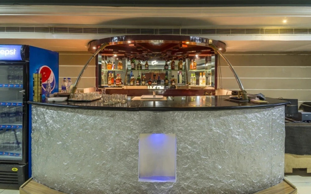 K & M International Business Hotel