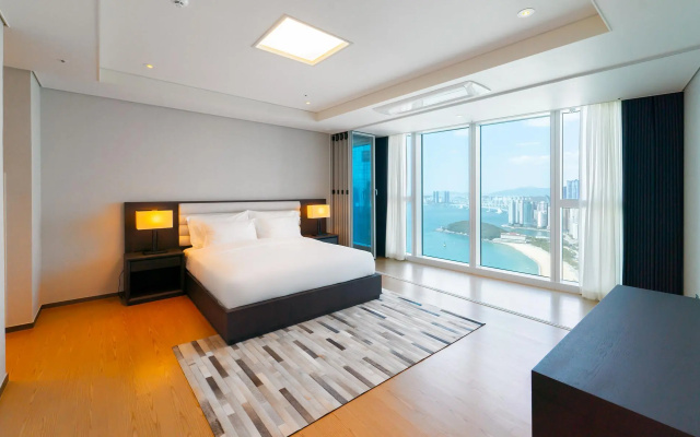 Ocean Royal Suite  (Beach View with 3 Bedrooms)