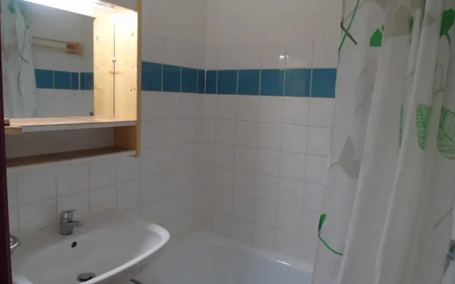 Lou Services Apartment CB11 LSI 001