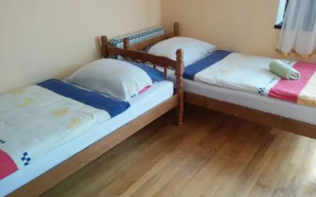 Jakelj Backpackers House