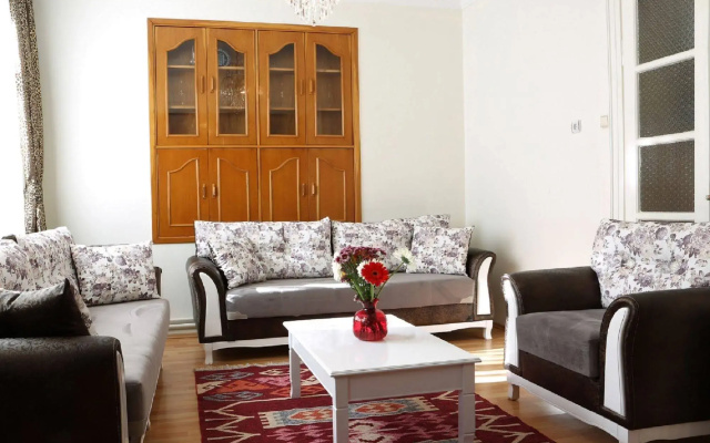 Ekim Apartments