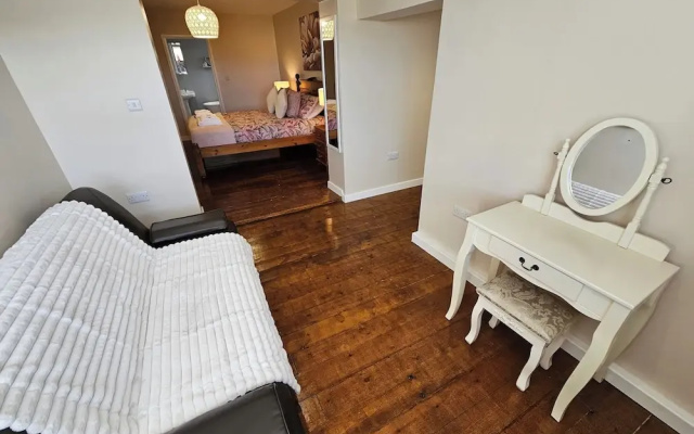 Seaside Escape at Ty Bugail - Holyhead