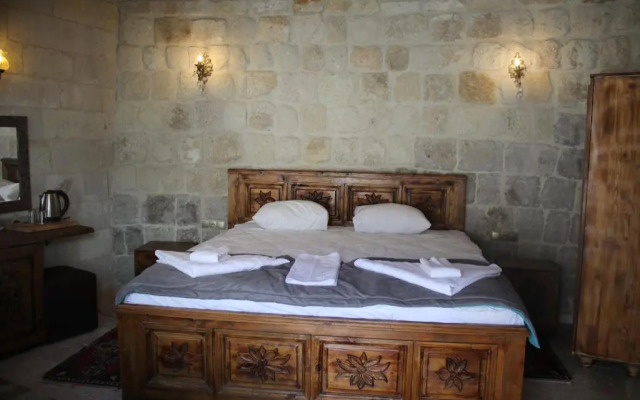 Rose Cave Hotel