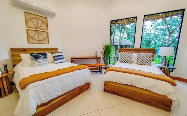 Arenal Palms