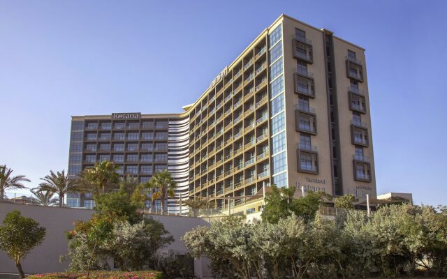 Отель Yas Island Rotana вид на фасад