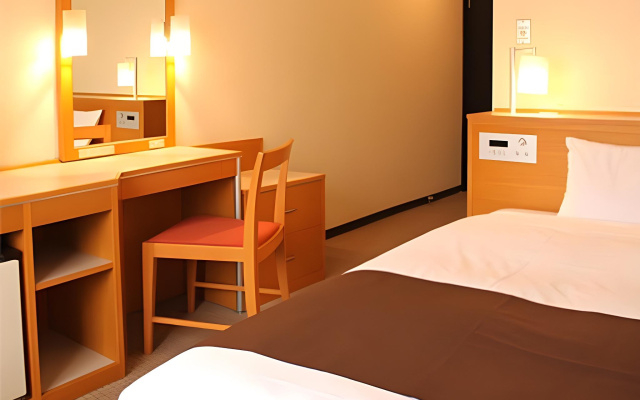 HOTEL LiVEMAX Yokohama Kannai