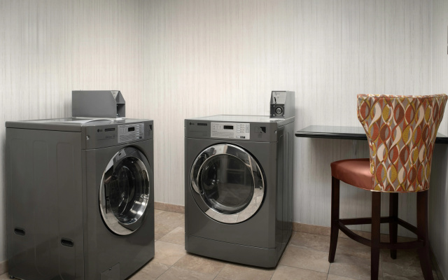 Hampton Inn & Suites-Knoxville/North I-75