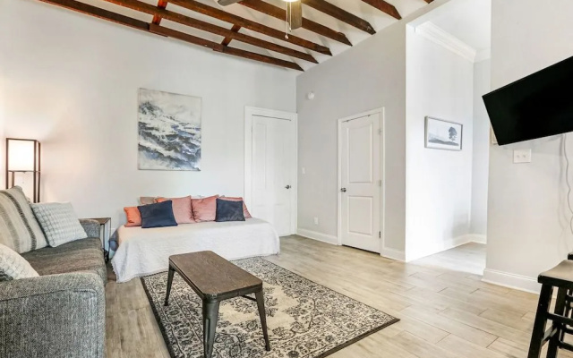 Charming Homes Close to French Quarter