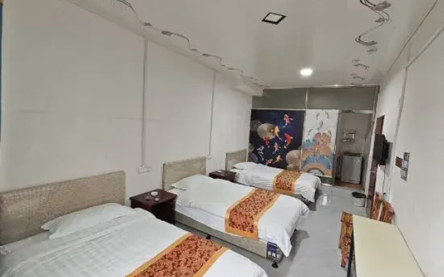 Jinlong Hostel (Litang Station)