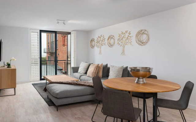 Greenwich Square Luxury Apartments