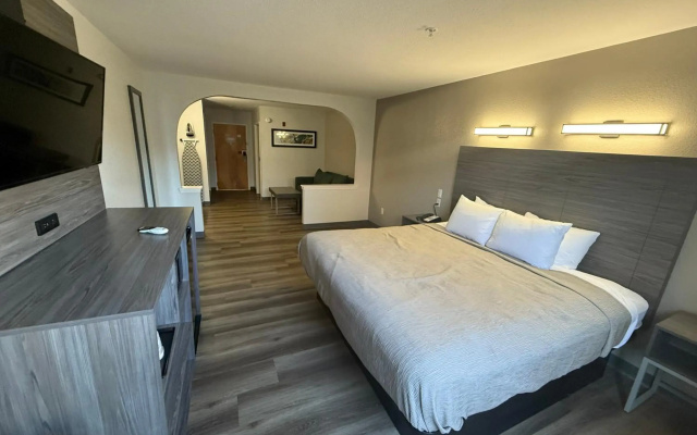 Quality Inn & Suites Biloxi - Ocean Springs