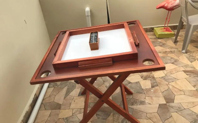 moderno apto frente a la piscina