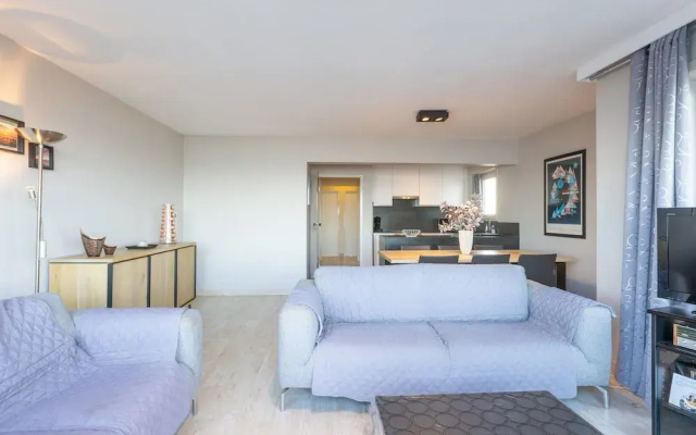 Apartment on the Seventh Floor With sea View