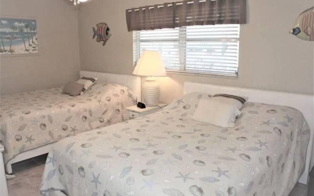 Jamaica Royale 099 - 2 Br Condo