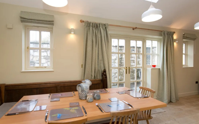 Stunning 3-bed House in a Private Hidden Valley