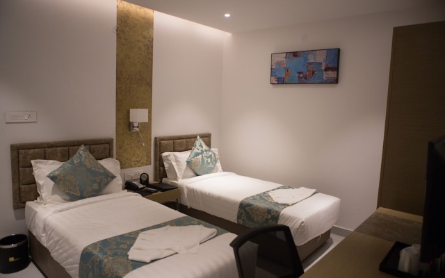 Capital O 36137 Vihaari 24 Business Hotel
