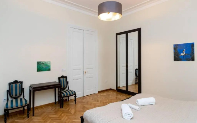 Precious 2 Bedroom apt In The Heart Of Tbilisi