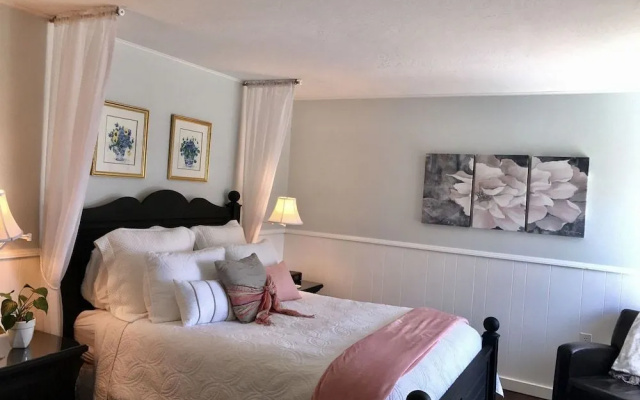 Agate Cove Inn