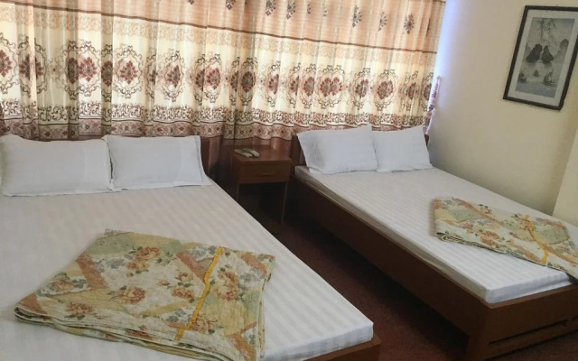Pineapple Hotel