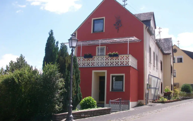 Comfortable Holiday Home Near Vineyards in Bremm
