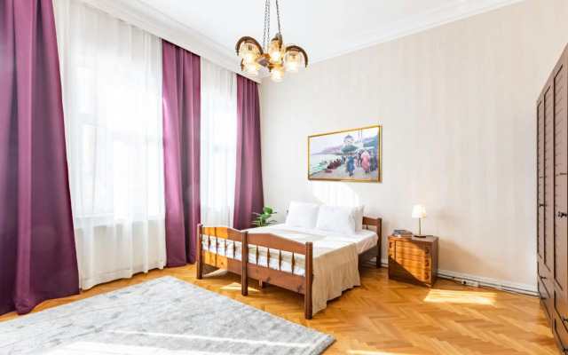Missafir Historical Flat With Sea View in Beyoglu