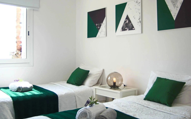 Phaedrus Living: Seaside Luxury Flat Natalia 102