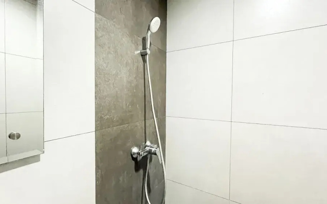 Contemporary Studio At Apartment Lrt City Bekasi
