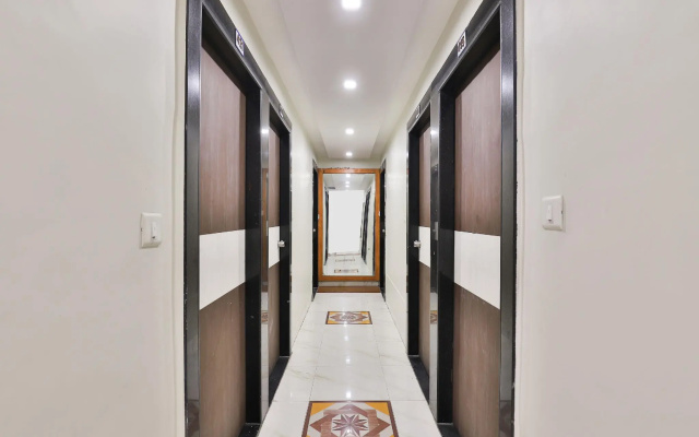 OYO 15833 Vanya Palace
