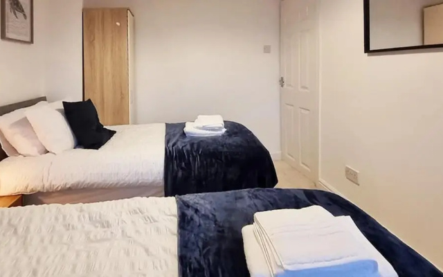 3-Bedroom Home near Manchester City