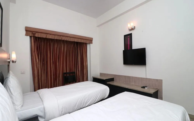 OYO 20016 SilverKey Huda City Centre