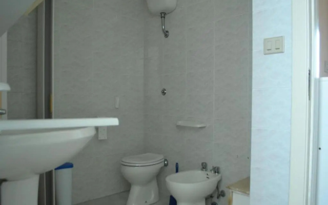 Central Holiday Home With Terrace And Garden, Parking Available