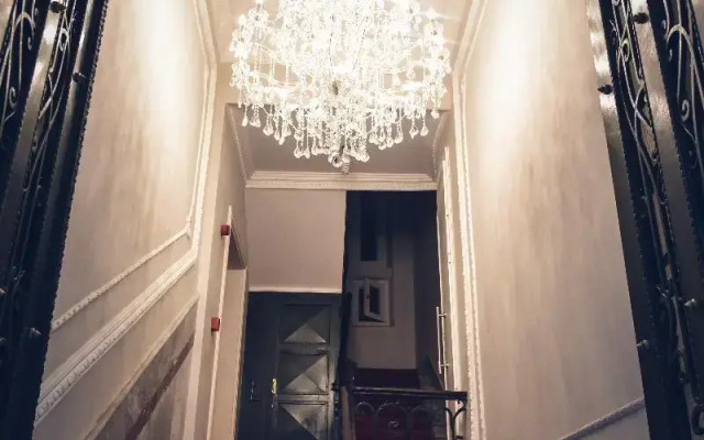 Luxir Hotel