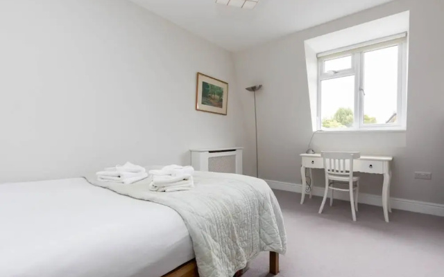 Homely 1 Bedroom Apartment in Fulham!