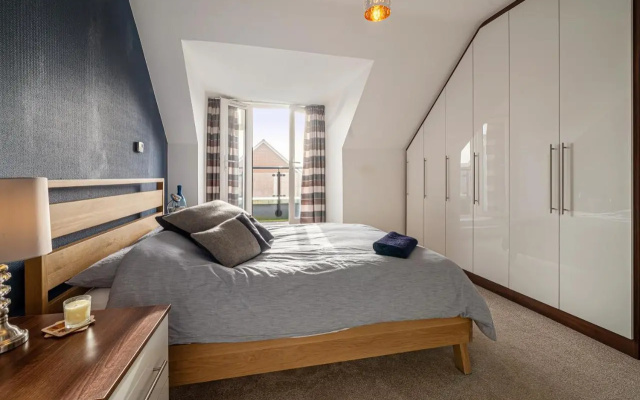 Modern Townhouse - Sleeps Up To 6