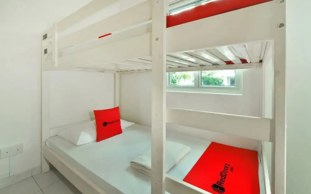 RedDoorz Hostel @ Lavender MRT
