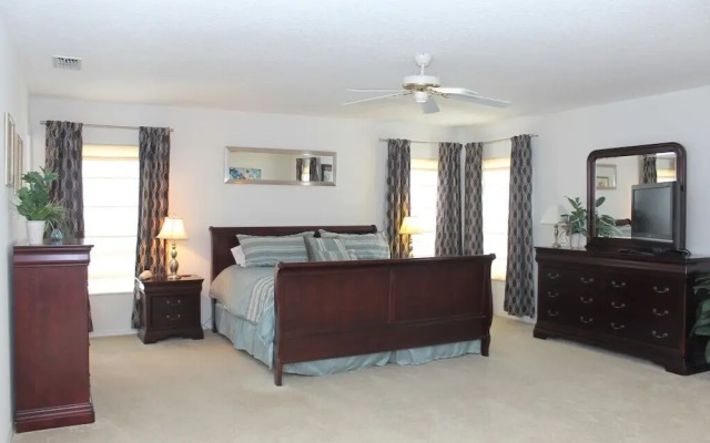 Berkeley Executive - Five Bedroom Home