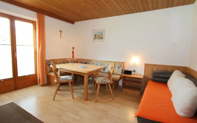 Cozy Apartment in Zell am Ziller Balcony
