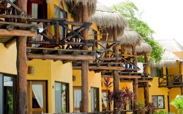 Отель Holbox Dream Beach Front Hotel by Xperience Hotels Мексика, Остров Ольбокс - отзывы, цены и фото номеров - забронировать отель Holbox Dream Beach Front Hotel by Xperience Hotels онлайн вид на фасад