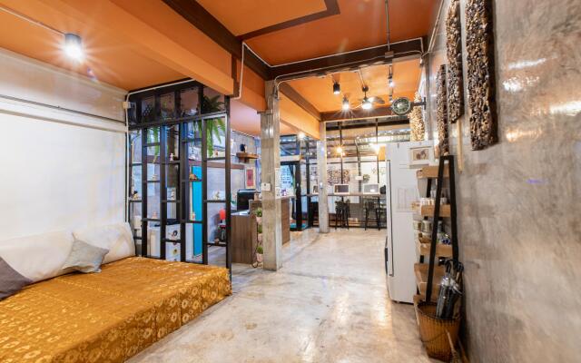 The Alley Hostel & Bistro вид на фасад