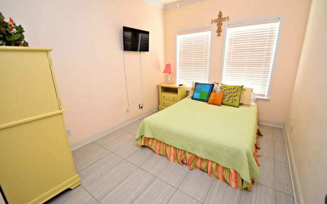 Spinnaker Pointe 1B by RedAwning