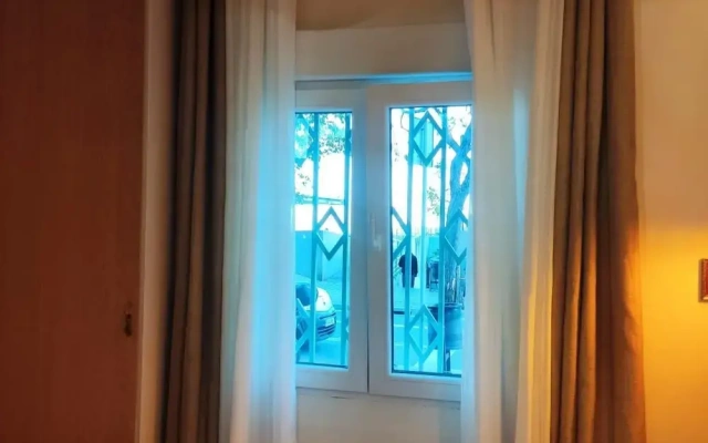 Studios Or Private Rooms
