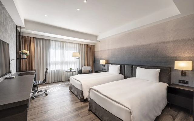 Lakeshore Hotel Metropolis