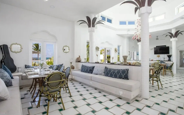 La Bougainvillea Estate 12 Bedroom Duplex