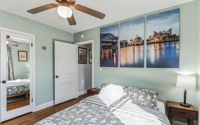 Bluebird Bungalow Chic Home, Quiet Neighborhood