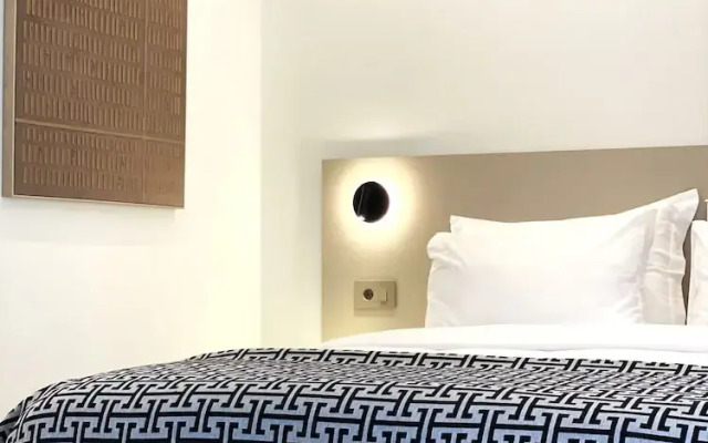 THE NIXON Suite and Apartments Hotel