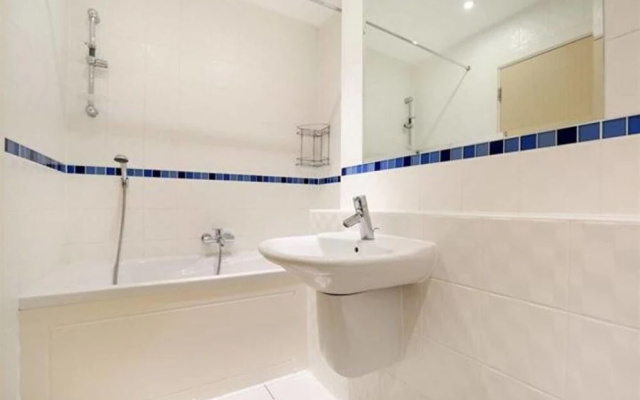 Modern and trendy 4 bed townhouse in Bristol