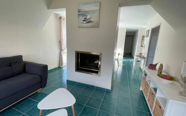 L'olivier du Cabellou, a 900 M Des Plages