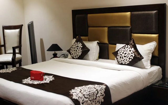 OYO 550 Hotel Aura Grand Residency
